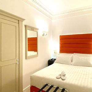 Camera classica con letto king size